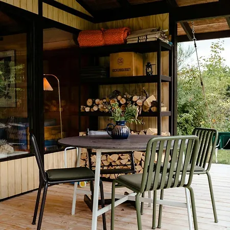 Renovated 70s Surrounded By Lovely Nature Дом отдыха *
