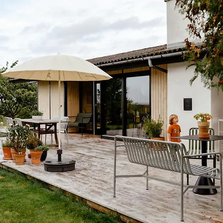 Renovated 70s Surrounded By Lovely Nature בית נופש Asnæs