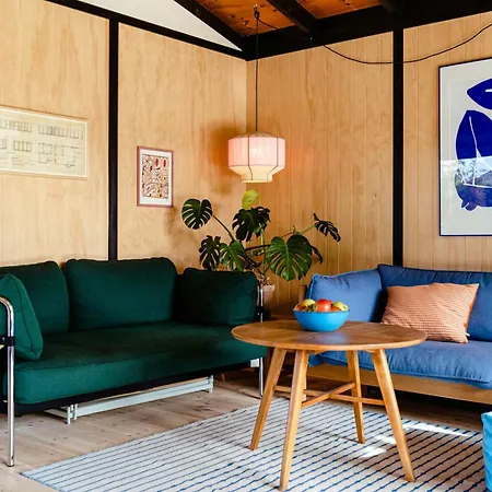 Renovated 70s Surrounded By Lovely Nature בית נופש