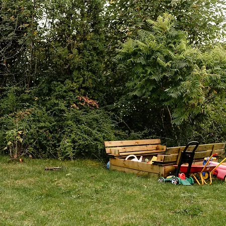 Renovated 70s Surrounded By Lovely Nature בית נופש *