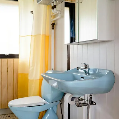 Renovated 70s Surrounded By Lovely Nature Дом отдыха