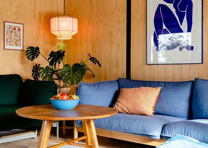 Renovated 70s Surrounded By Lovely Nature بيت للعطل