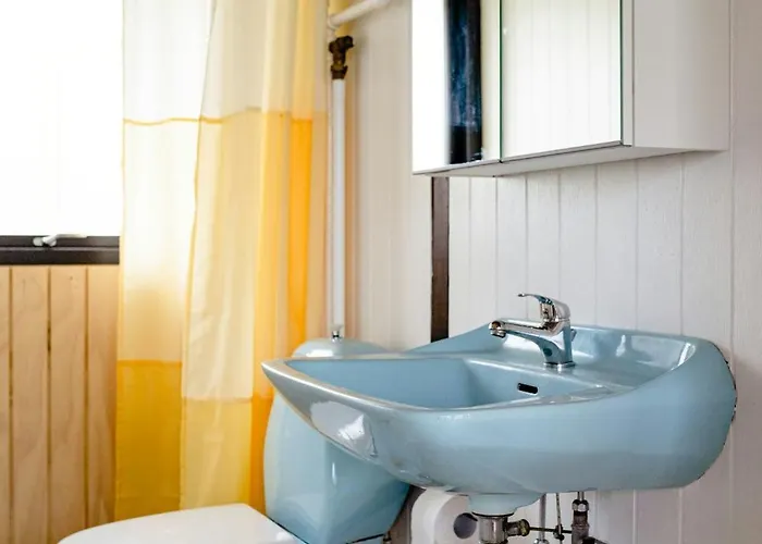 Renovated 70s Surrounded By Lovely Nature بيت للعطل