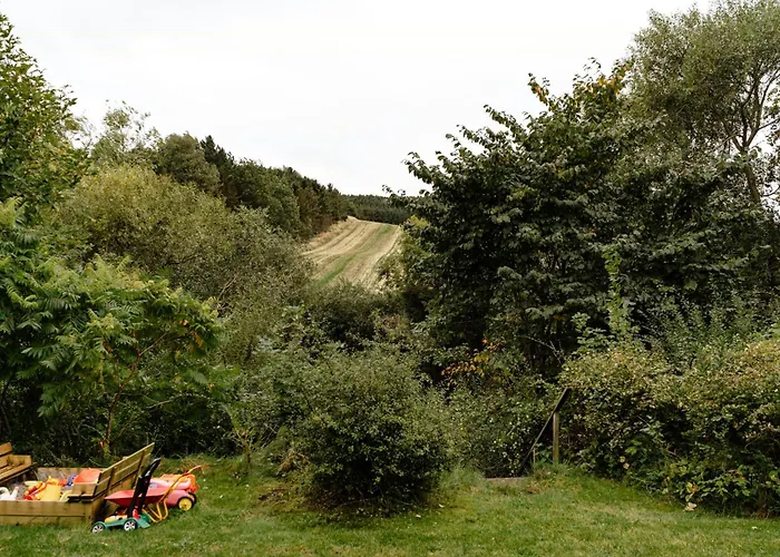 Renovated 70s Surrounded By Lovely Nature بيت للعطل *